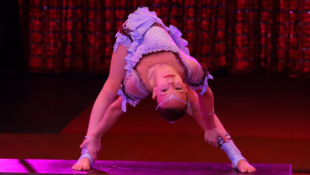 12-year-old contortionist breaks two world records!