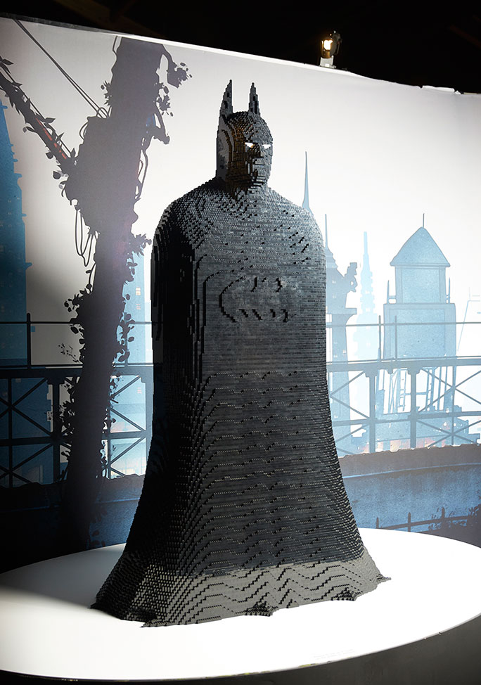 LEGO artist creates 11 DC comics characters out of plastic bricks |  Guinness World Records