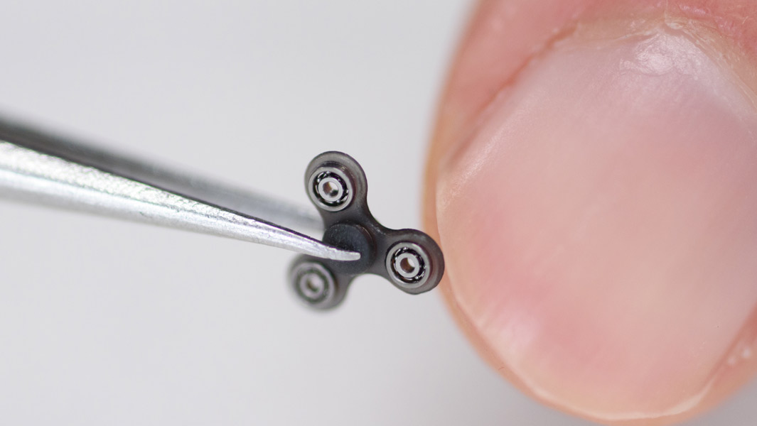 Video: Smallest fidget spinner in the world