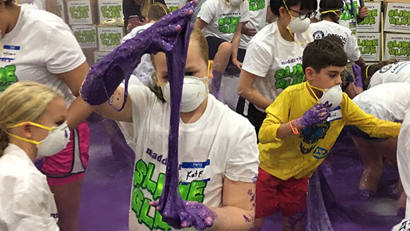 Kid YouTuber makes worlds largest slime