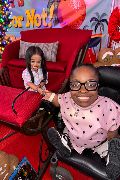 shortest women posing