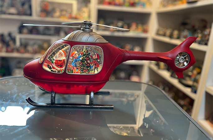 santa helicopter snow globe