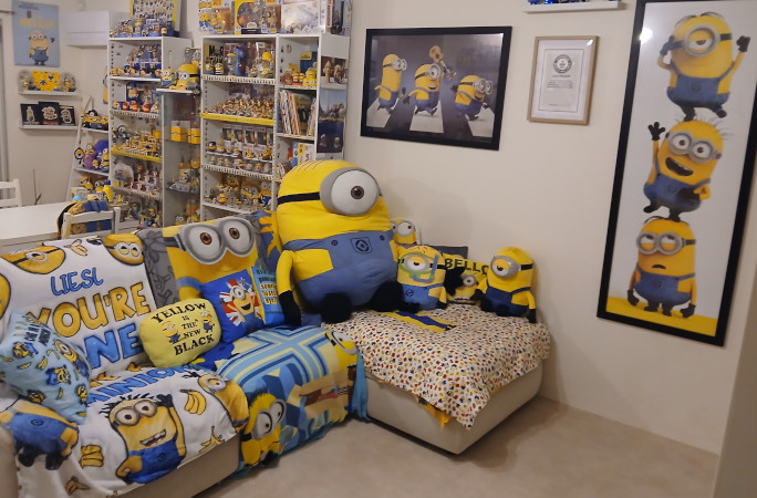 Sofa with Minion collection