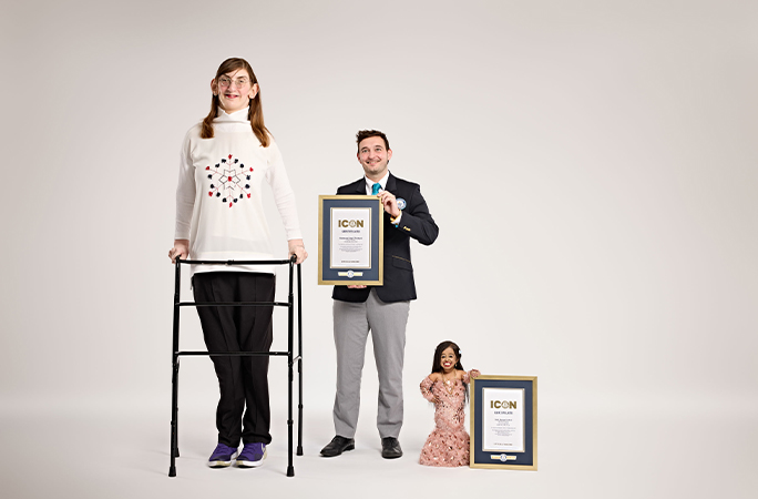 Jyoti and Rumeysa with certificates