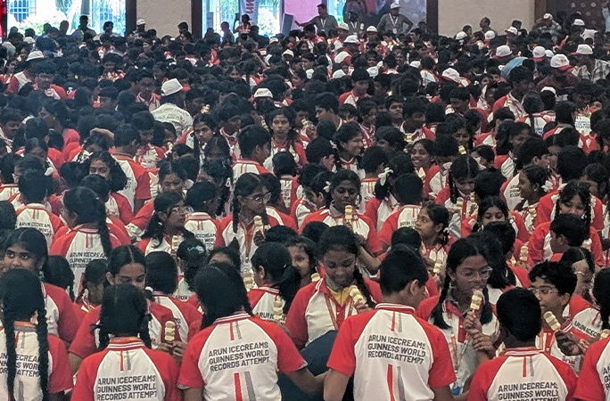 kids in ice cream chain