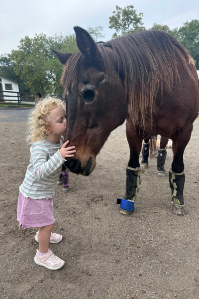 Paige daughter kissing fancy