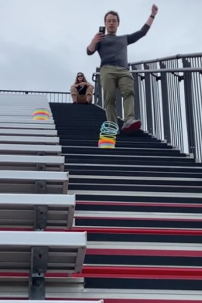 slinky descending