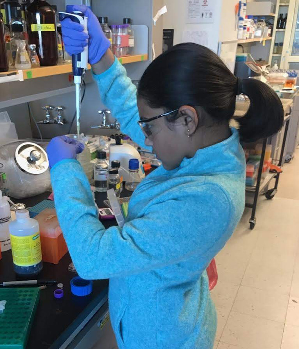 gitanjali in lab