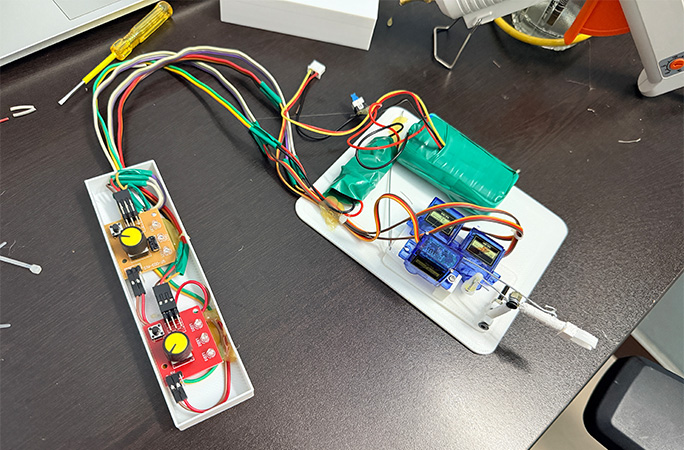 inside smallest robot