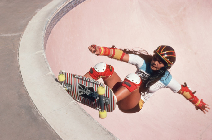 judi skating in pool