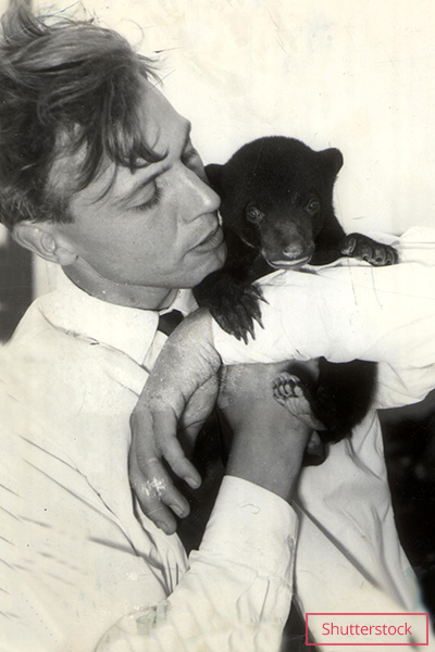 attenborough with malaysian sun bear cub benjamin in borneo in 1956 zoo quest