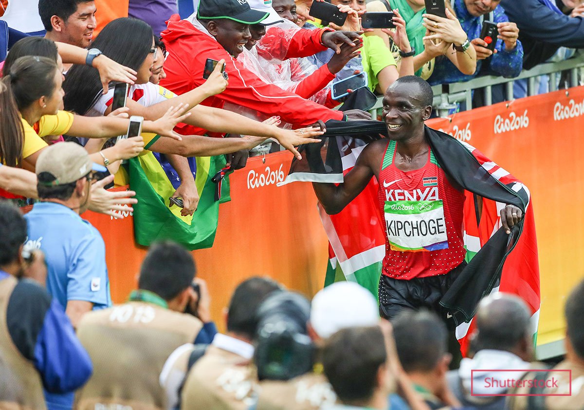 Eliud greeting fans