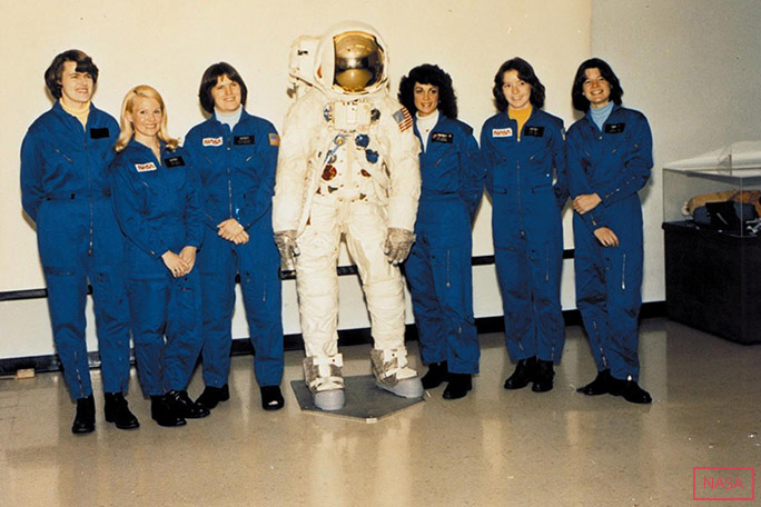 first-class-female-astronauts-1978-Shannon-W-Lucid-Margaret-Rhea-Seddon-Kathryn-D-Sullivan-Judith-A-Resnik-Anna-L-Fisher-and-Sally-K-Ride.jpg