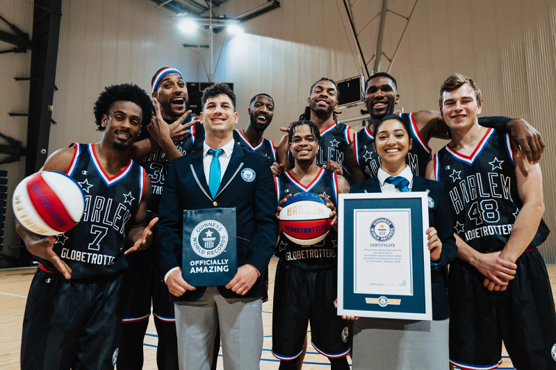Harlem Globetrotters with GWR certificate and adjudicators 