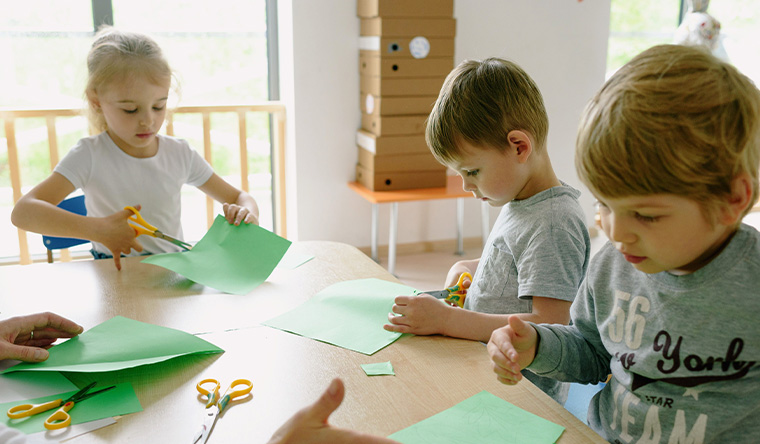 kids doing crafts