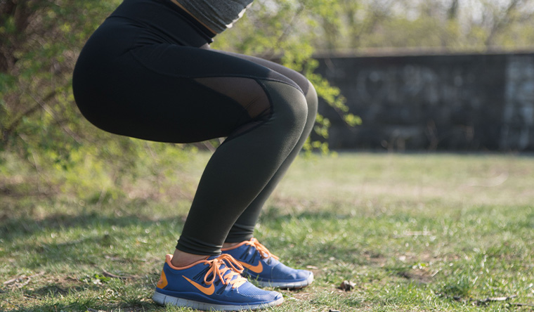 legs doing squat