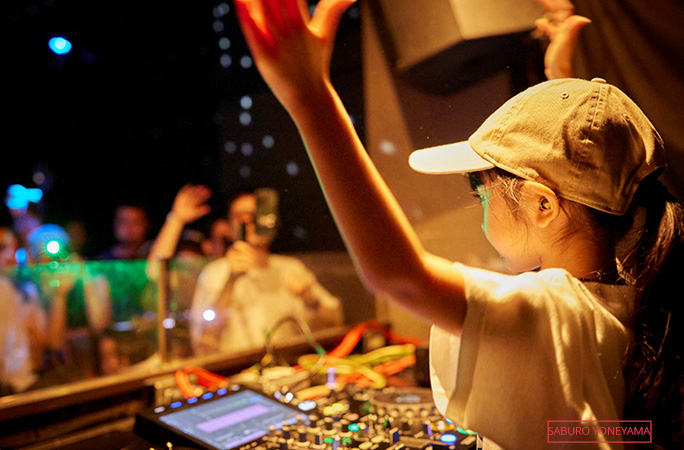 DJ RINOKA performing at club