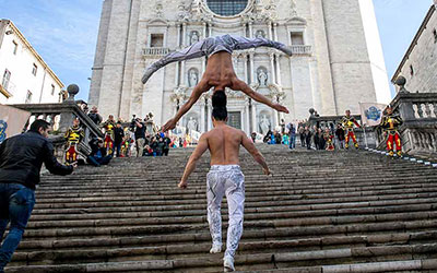 Most stairs climbed while balancing a person on the head