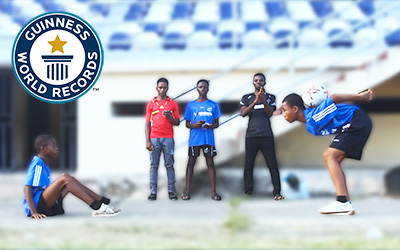 Teen football stars break world record!